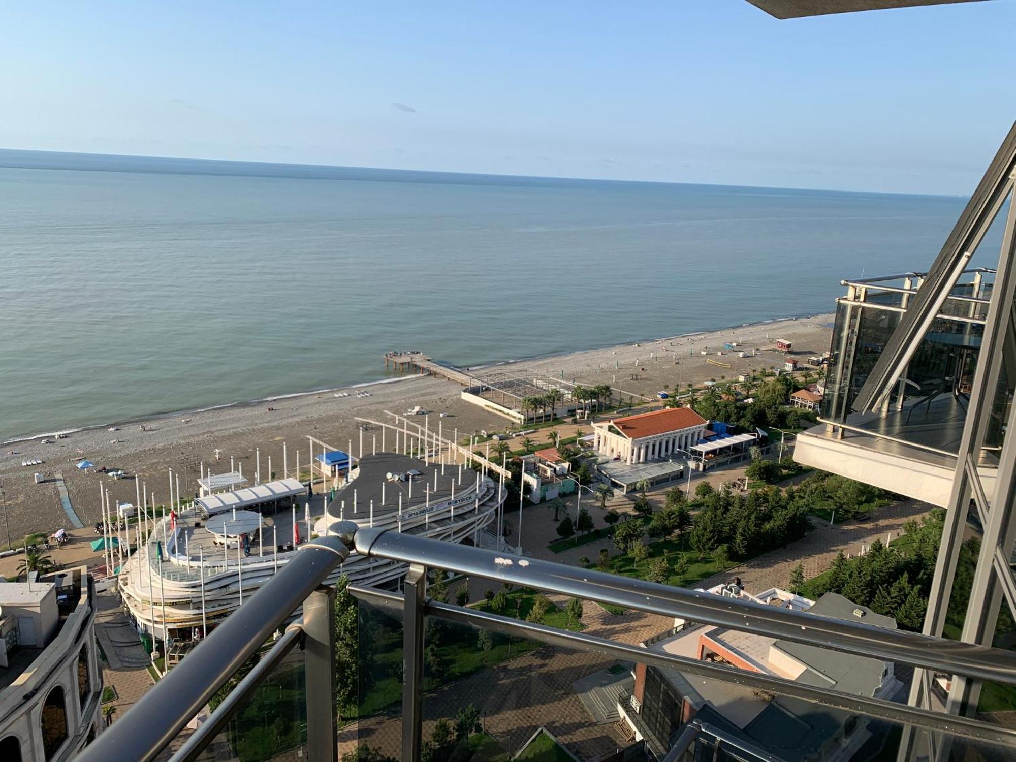 Orbi Sea Towers Apart Hotel Batumi Exterior photo